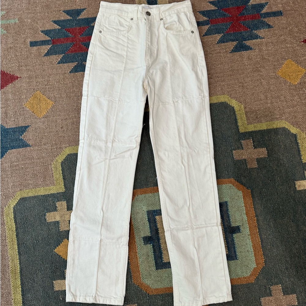 Zara white straight leg jeans with seams on front. Size 4